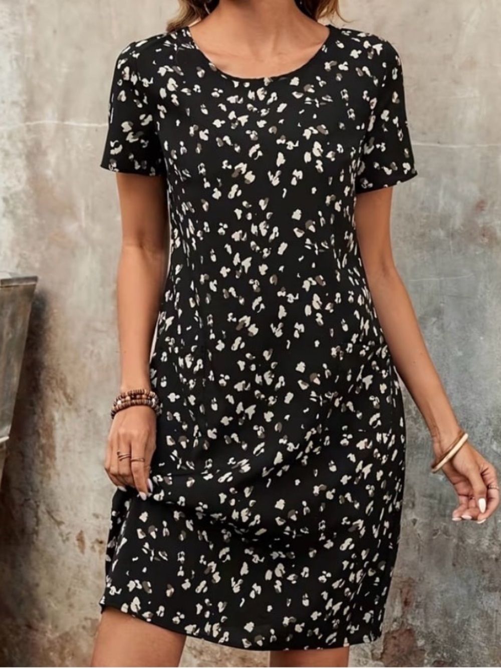 New! Women Black Dress w/ Beige & Brown Print. Short Sleeves & Front Pockets. XL